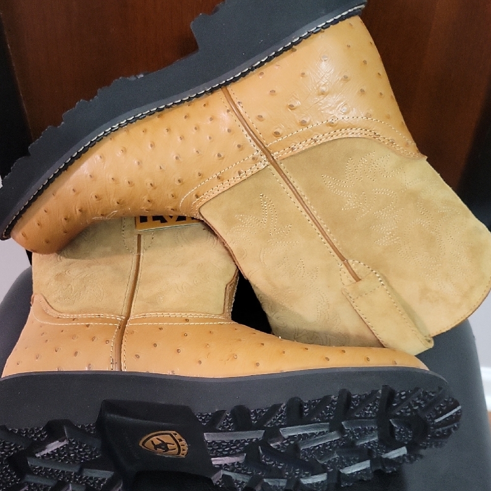 Classic Tan Leather Cowboy Boots - Picture 5 of 5